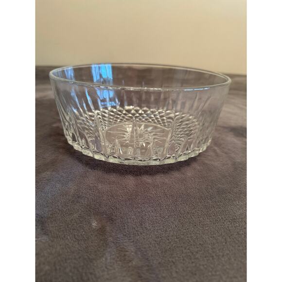 Vintage mid-century Arcoroc Starburst clear glass serving bowl "Diamant" pattern - Picture 1 of 7
